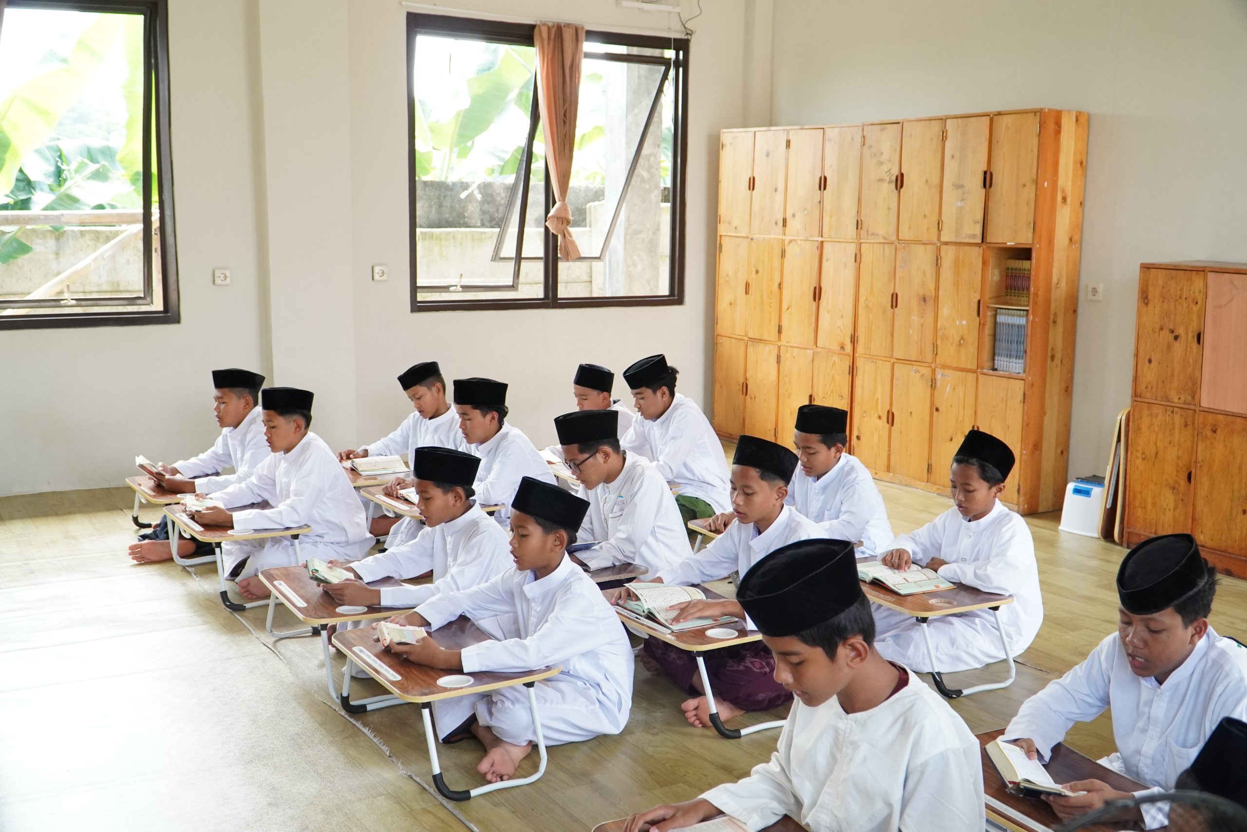 Amal Jariyah dengan Berdonasi ke Pesantren Penghafal Qur'an