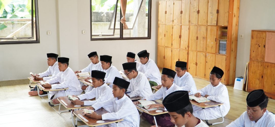 Amal Jariyah dengan Berdonasi ke Pesantren Penghafal Qur'an
